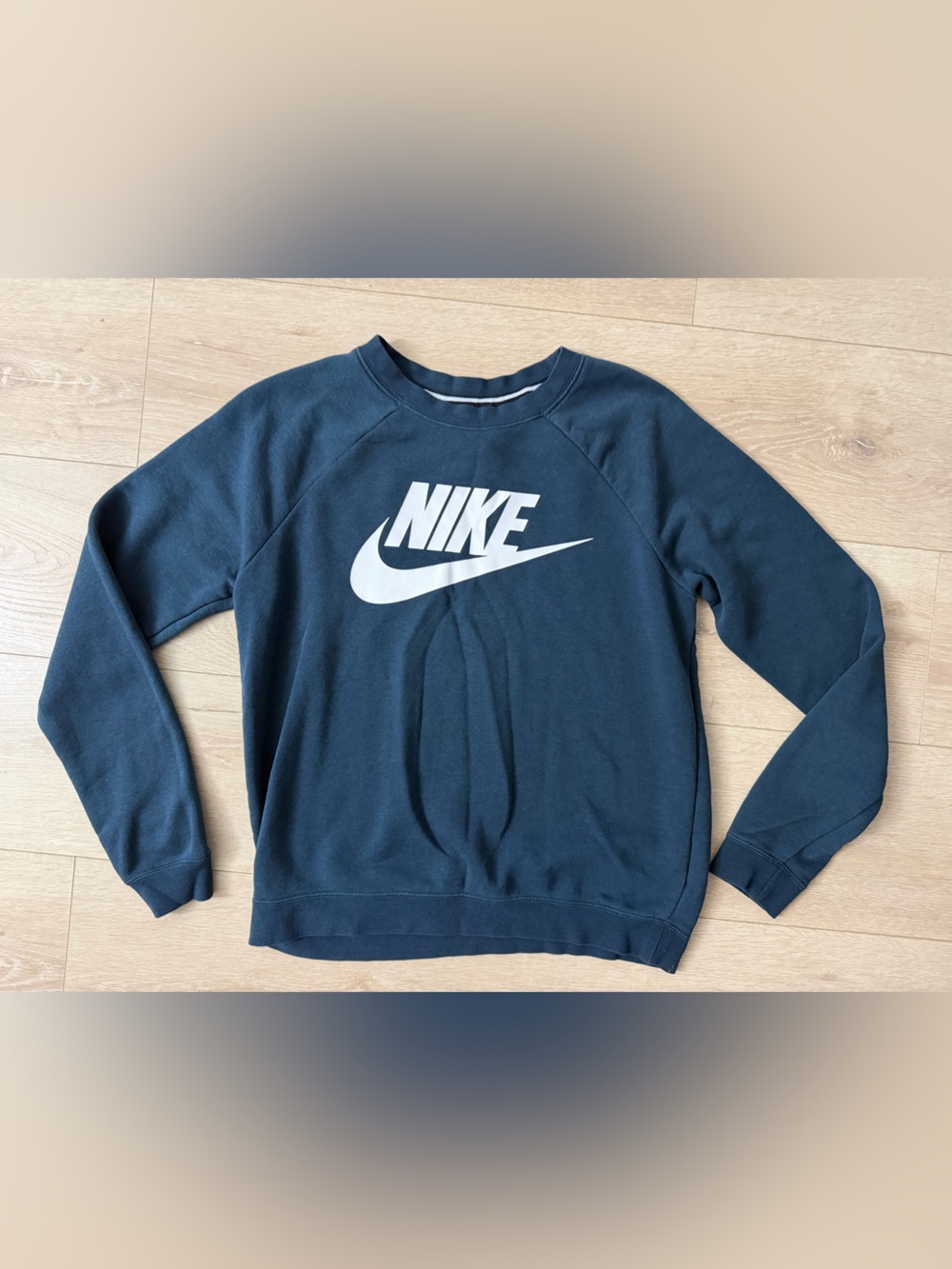 Nike navy crewneck sweatshirt with white Nike logo, size S #swoosh #athletic